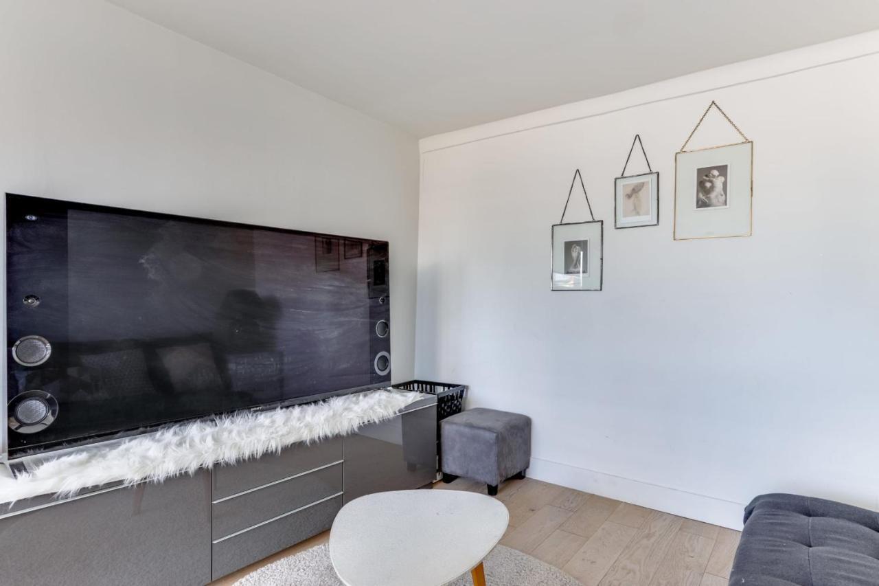 Guestready - Appartement Terrasse Vue Tour Eiffel Paris Bagian luar foto
